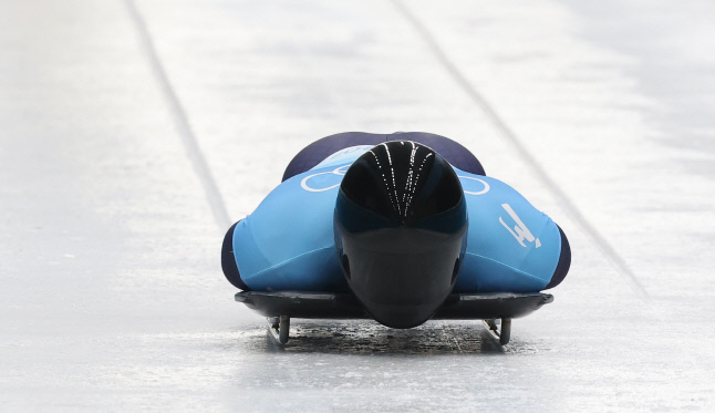 '메달권 진입 불투명' 윤성빈 12위·정승기 10위, 中 옌원강이 3위[2022 베이징]