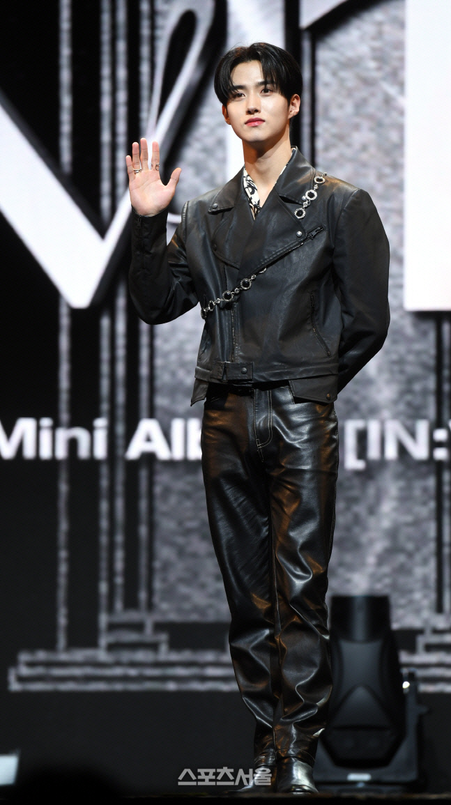 '펜타곤' 여원,허리부상 활동중단...음주운전 차량에 교통사고