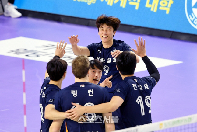 [포토] 곽승석 \'득점 후 웃음꽃 활짝\'