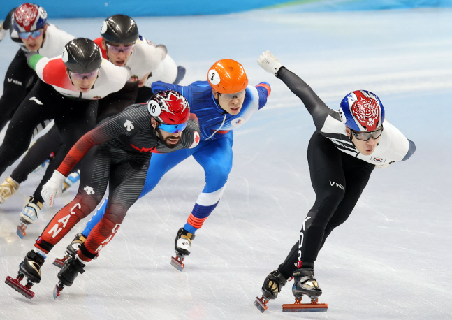 [올림픽] 금메달을 향해 달리는 황대헌