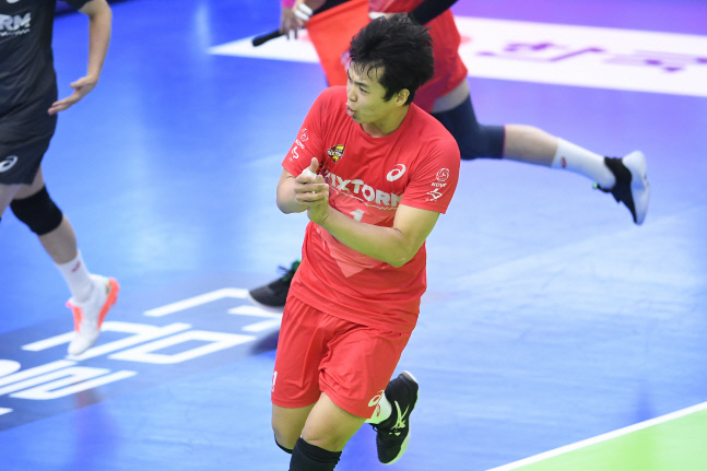 '서재덕 트리플 크라운' 한국전력, KB손해보험 꺾고 3연패 탈출