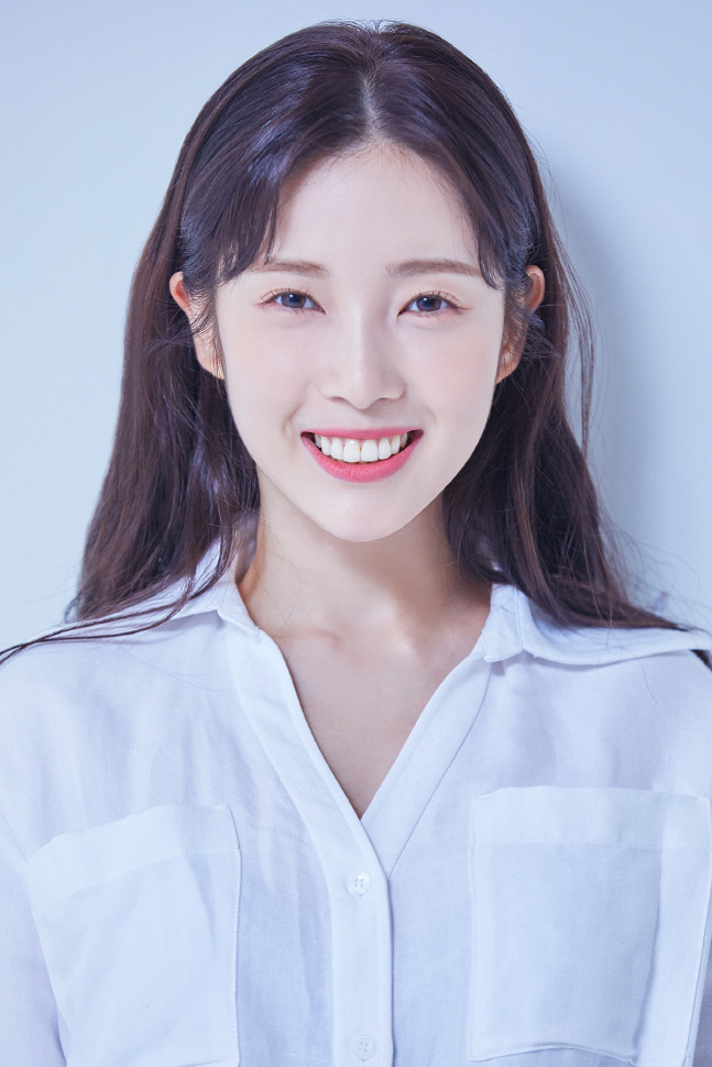 윤채경, 드라마큐브 '카밍시그널 멍냥멍냥' 캐스팅