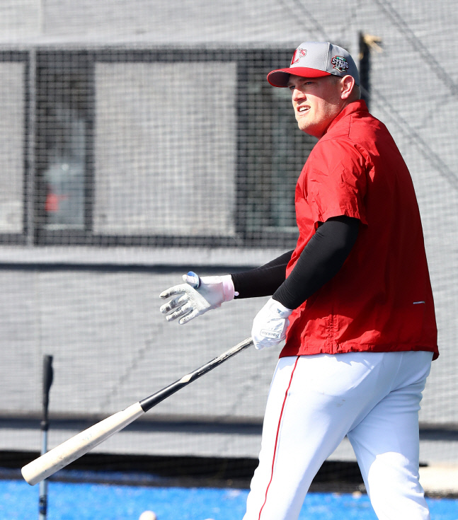 전지훈련-케빈 크론220206-2801