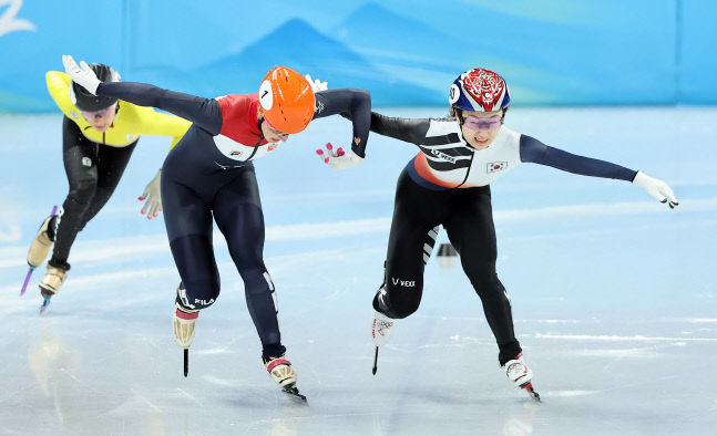 "최민정은 위대한 스케이터, 그와 격돌 좋아해"...'빙판의 괴물' 슐팅 칭찬 [2022 베이징]