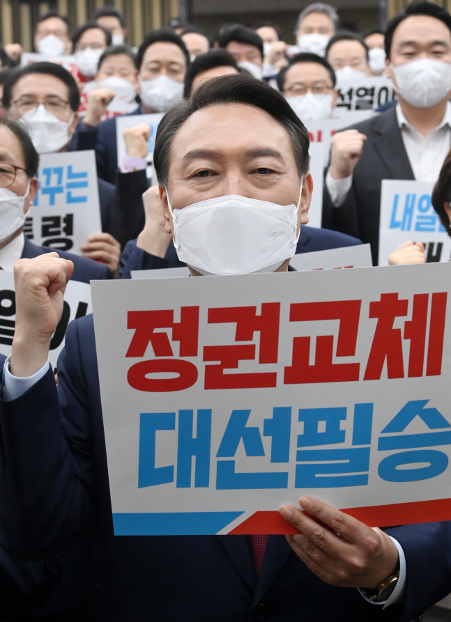 '토론포비아?' 尹, 또 TV토론 거부...민주당 "그렇게 두렵나. 뻔한 변명"