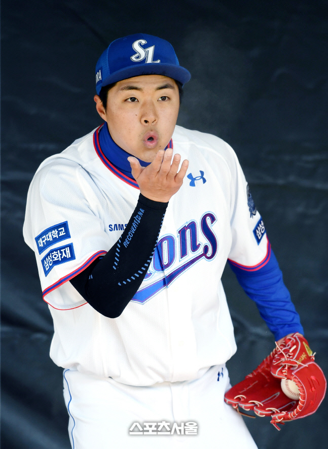 [포토]투구 준비하는 삼성 김윤수