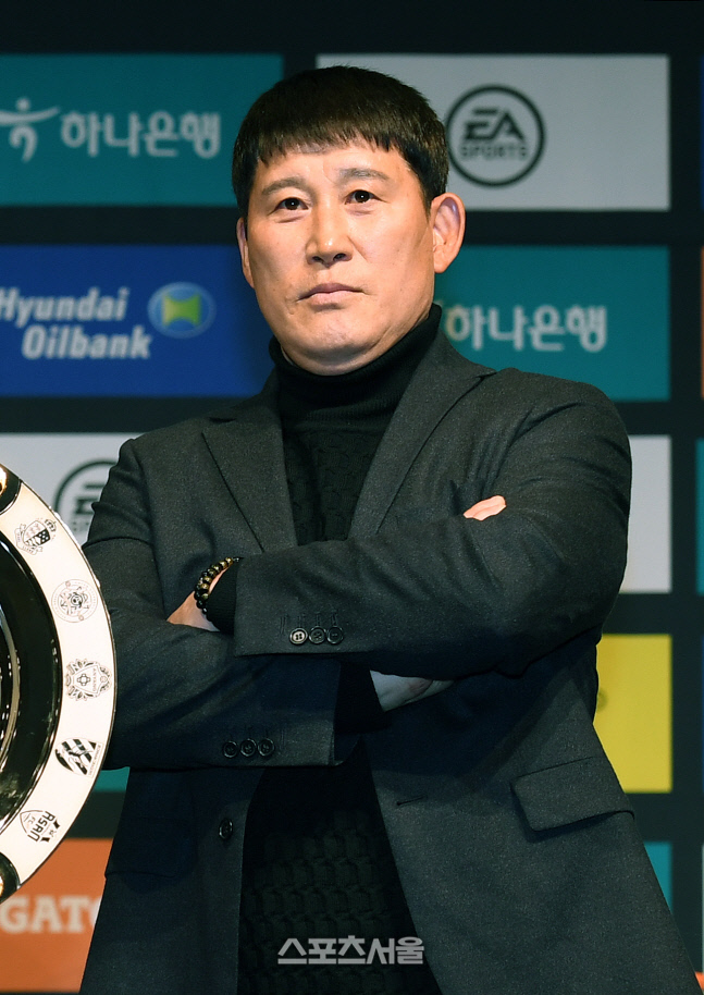 [포토]김포FC 이끄는 고정운 감독