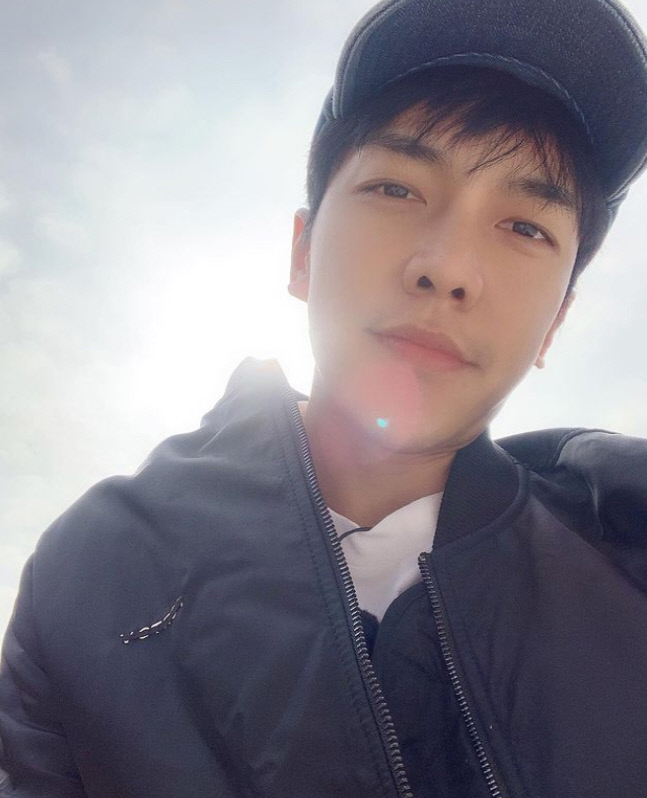 이승기도 코로나19 확진 "돌파감염... 자가격리 중"