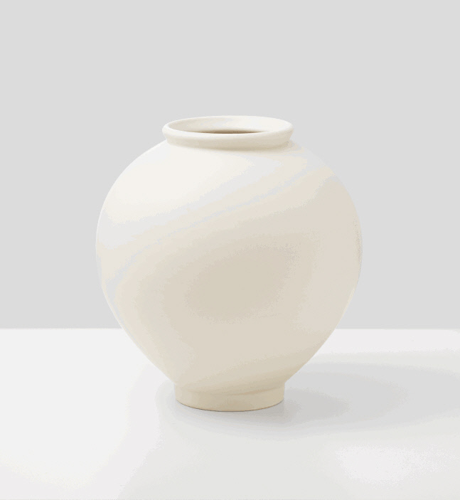 에디션드제주_조성현 도예가 달항아리 (3) (2)