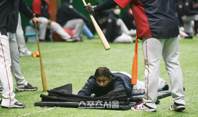 [포토] 이대호 '과감한 슬라이딩'