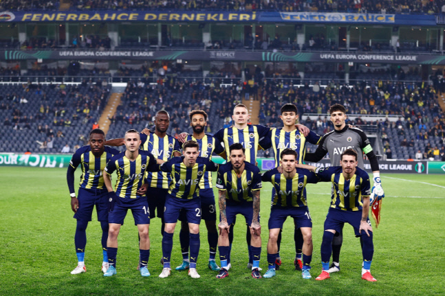 김민재, 전반 이후 교체…원인은 근육 긴장