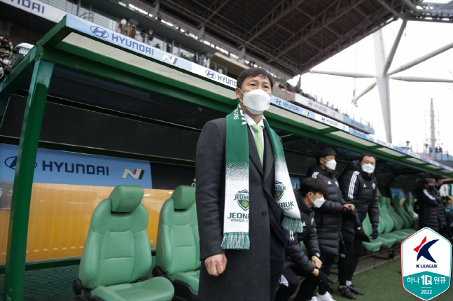 수원FC 드디어 이겼다, 김상식 감독 "친구에게 미안하지만…"[현장인터뷰]