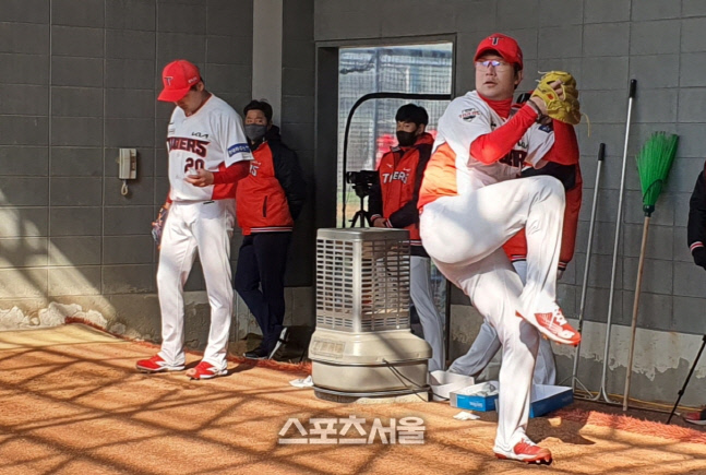 KIA도 심판도 벌써 실전모드…양현종 신인 때 이후 최고 페이스[SS 현장속으로]