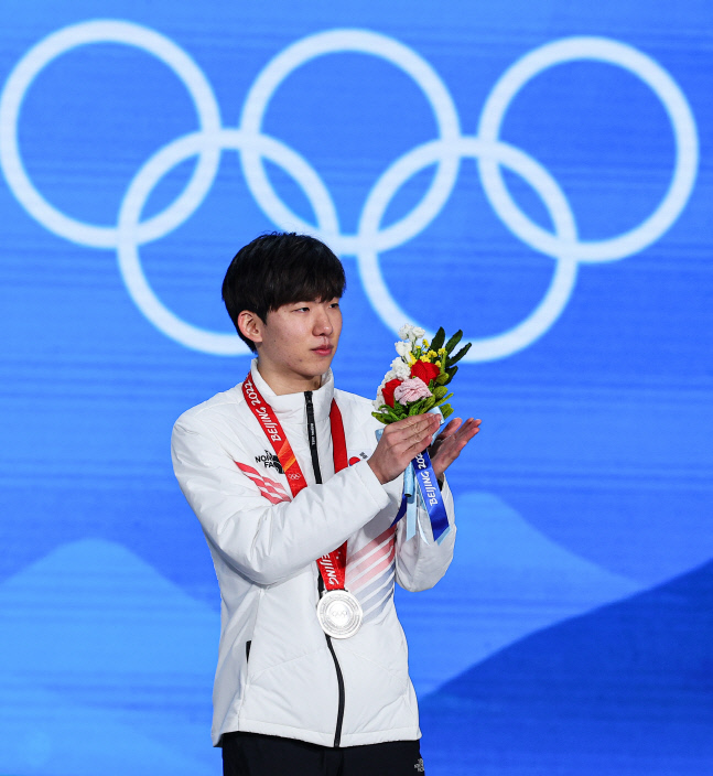 매스스타트 남자 은메달 정재원