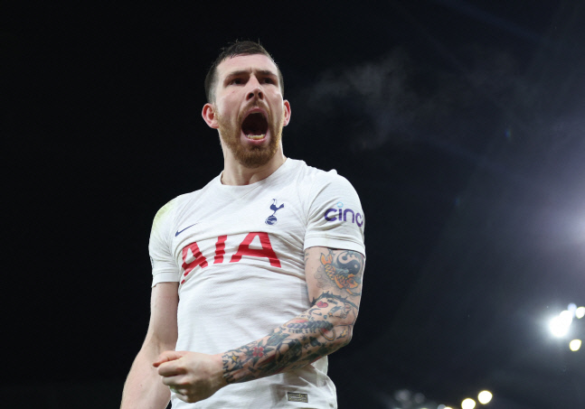 호이비에르와 불화설, 웃으며 해명한 콘테 감독 "나를 못 봤다고 하더라"