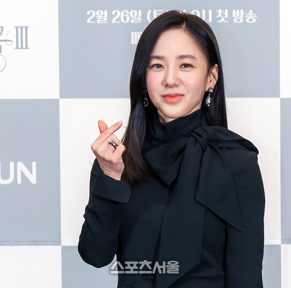 '손하트 그리며' 박주미[포토]