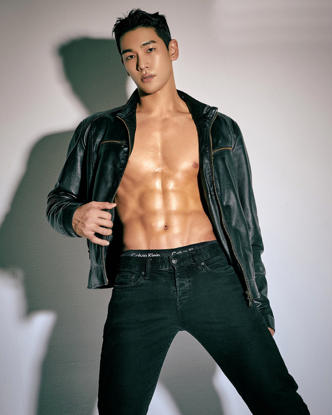 '미스터 글로벌 2021' 출전하는 성형외과 전문의 신동우,  "한국남자의 매력을 세계에 알리겠다"