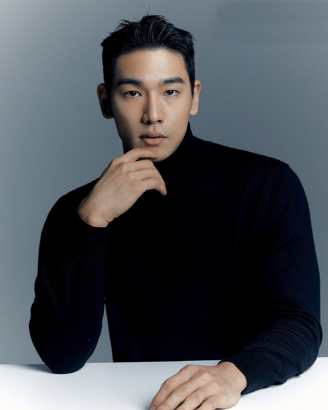 잘생긴 성형외과 의사 신동우, 올해 미스터 글로벌에 출전할 만 하죠! [포토]