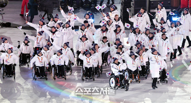 [포토] 평창동계패럴림픽, 대한민국 선수단 입장~!
