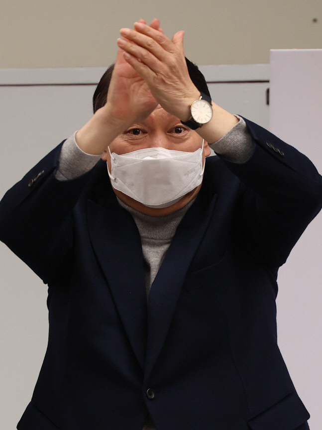 [속보]지지율 추락 윤석열, 安잡기 올인? 오늘 유세 전격 취소