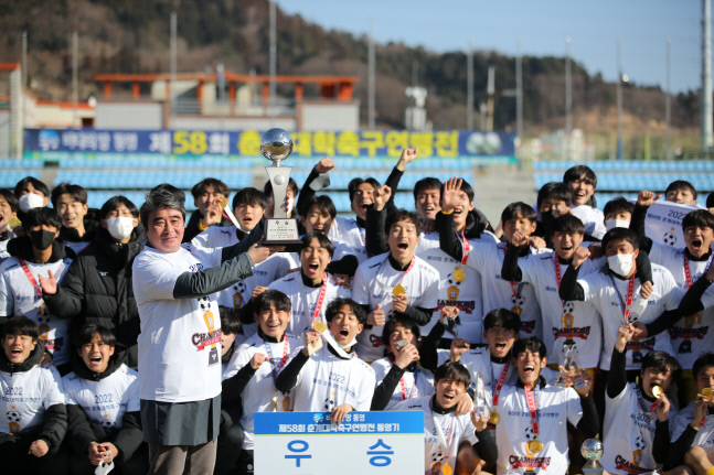 '춘계연맹전 2연패' 이승원 광주대 감독 "확진자 없이 우승까지…3연패 하라는 뜻으로" [현장인터뷰]