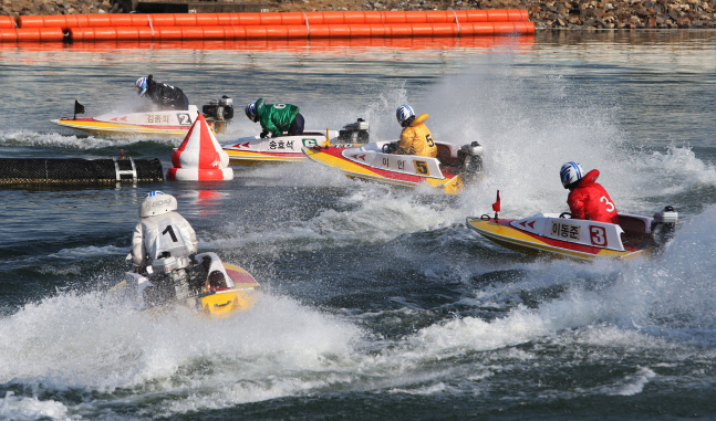 “첫 승이 이리 힘들 줄이야”…경정, 치열한 순위경합 ‘흥미진진’