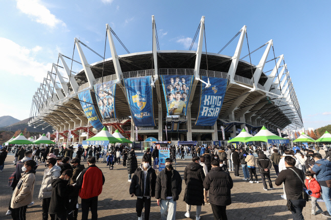 프로축구 K리그, 관중 입장시 '방역패스' 적용 잠정 중단