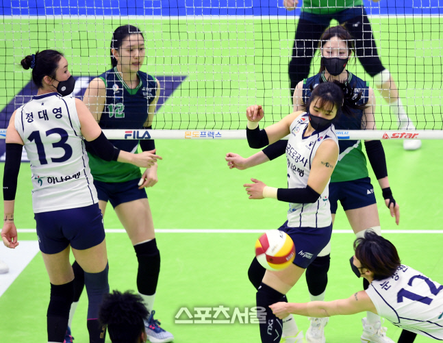 [포토] 이고은 \'꼭 받아야 해\'