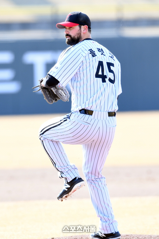 '시작부터 세게 붙는다' LG NC 평가전, 플럿코 루친스키 격돌