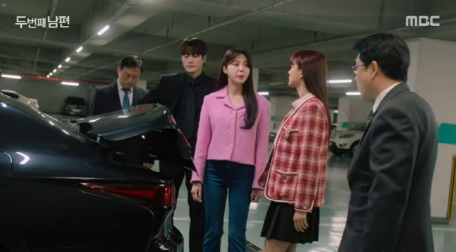 '두 번째 남편' 오승아, 엄현경 트렁크 속 돈다발 넣어두고 비리 모함