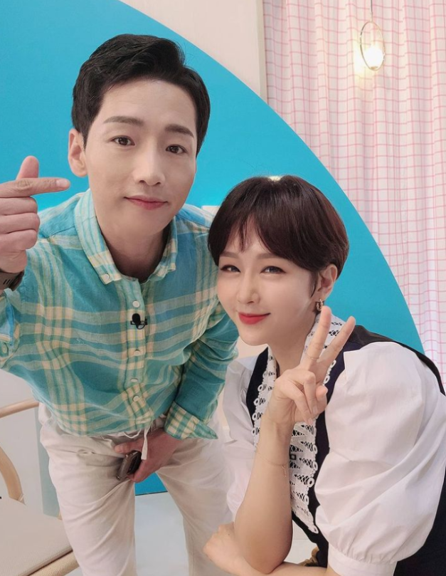 한영♥박군, 4월 결혼 "힘든 시간 위로..보듬으며 살겠다" 