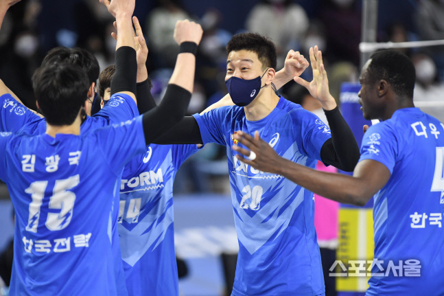 한국전력 신영석