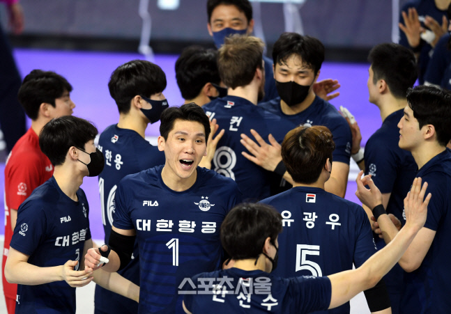 [포토] 대한항공, 한국전력에 풀세트 진땀승