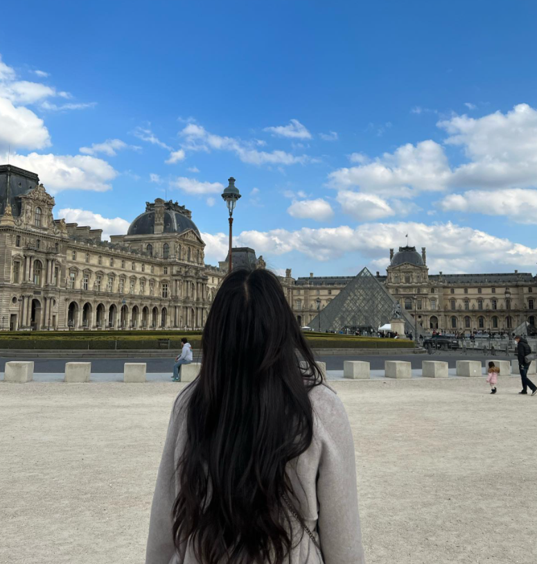 이동국 딸 재시, 뒷모습만 보면 성인 모델..프랑스 완벽 접수[★SNS]