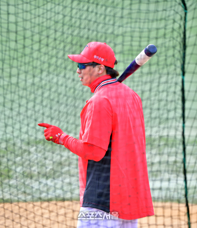 애제자 나성범 만난 NC 이동욱 감독 "적응해야죠"[SS 창원in]