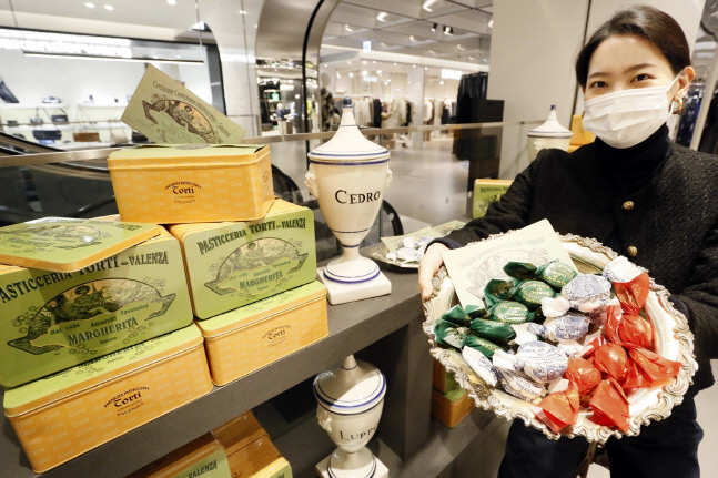 [포토] 갤러리아百, 화이트데이 맞아 이탈리아 고급 디저트 선봬