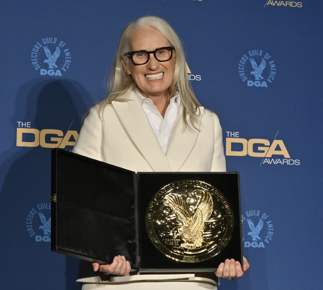 美감독조합상 감독상은 67세 '제인 캠피온'…역대 세 번째 女감독 수상