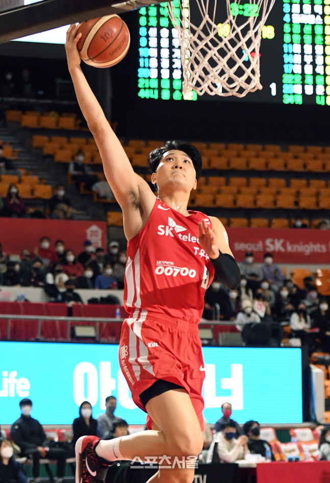 막내에서 주축으로, SK 통합우승 꿈 그리는 안영준