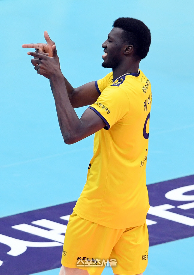 [포토]KB손해보험 케이타, 서브 에이스 봤지?