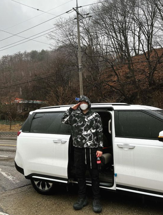 래퍼 창모, 오늘(14일) 입대 "1년 반 뒤에 찾아뵙겠다"