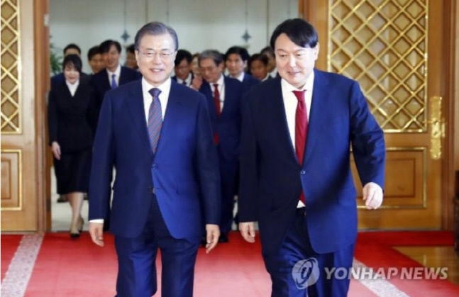 문대통령-윤석열 당선인 오찬 회동 무산...실무협상 미진,일정 다시 잡기로