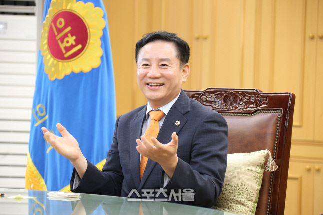 전북도의회 송지용의장, 비닐하우스 파이프 등 가격 급등…긴급 추경 편성 지원 ‘역설’