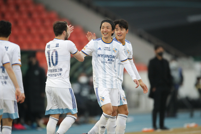 '왼발 발리슛→데뷔골' 울산 아마노 준, 2022시즌 첫 '지 모먼트 어워드' 수상