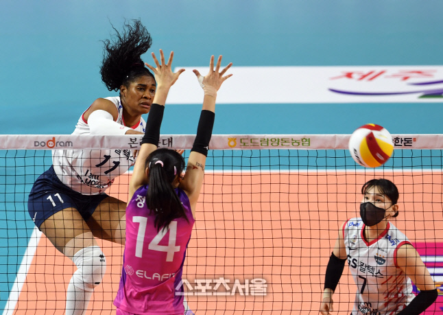 [포토]GS칼텍스 모마, 뚫었어!