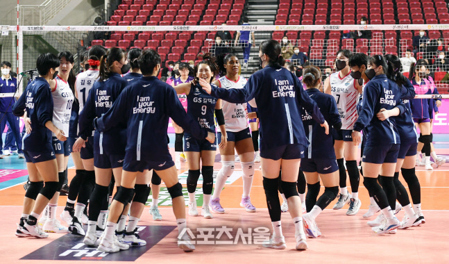 [포토]시즌 마지막이 되어버린 경기를 잡은 GS칼텍스