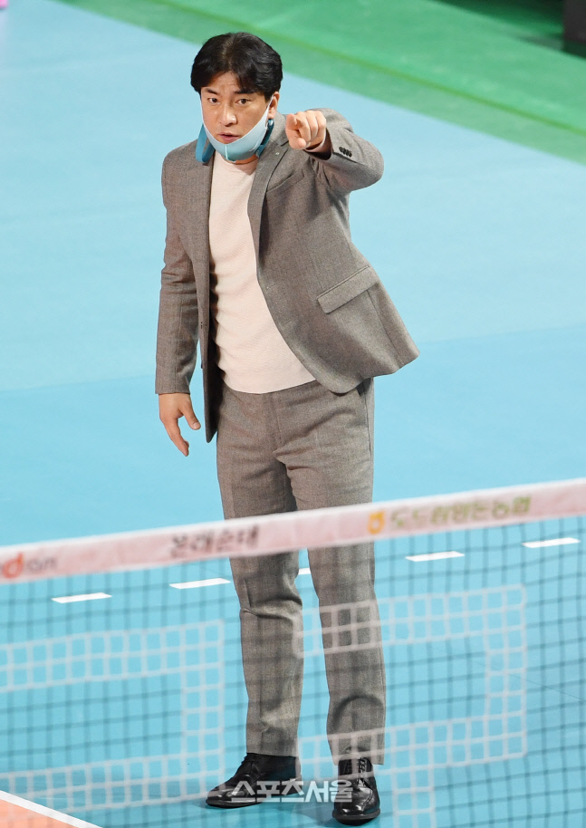 [포토]GS칼텍스 이끄는 차상현 감독