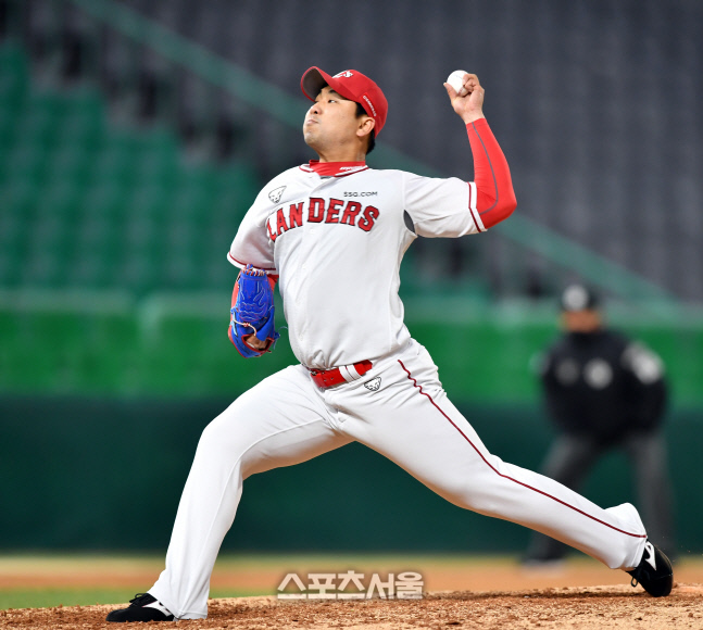 [포토]9회초 5-0에서 등판한 김택형