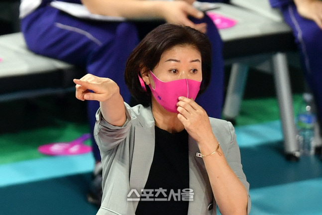 박미희 감독, 흥국생명과 8년 간 동행 '마침표'