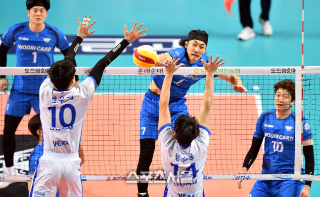 \'블로킹을 뚫어라!\' 하현용[포토]