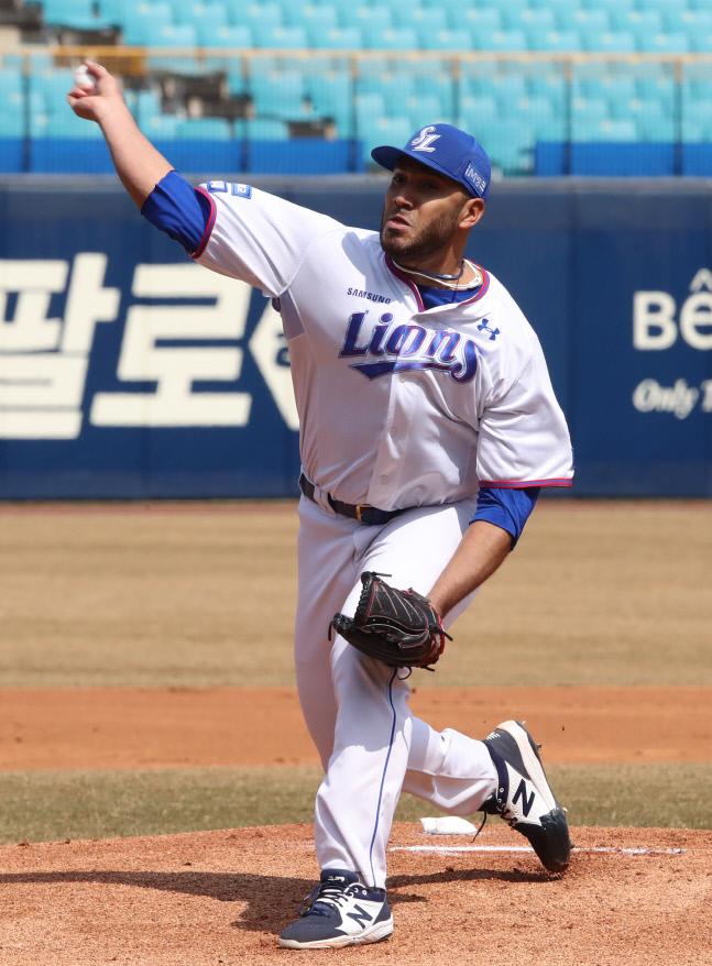 "구속+제구 겸비, 적응도 잘해" 수아레즈, 대박 외인이 왔다 [SS 플레이어 체크]